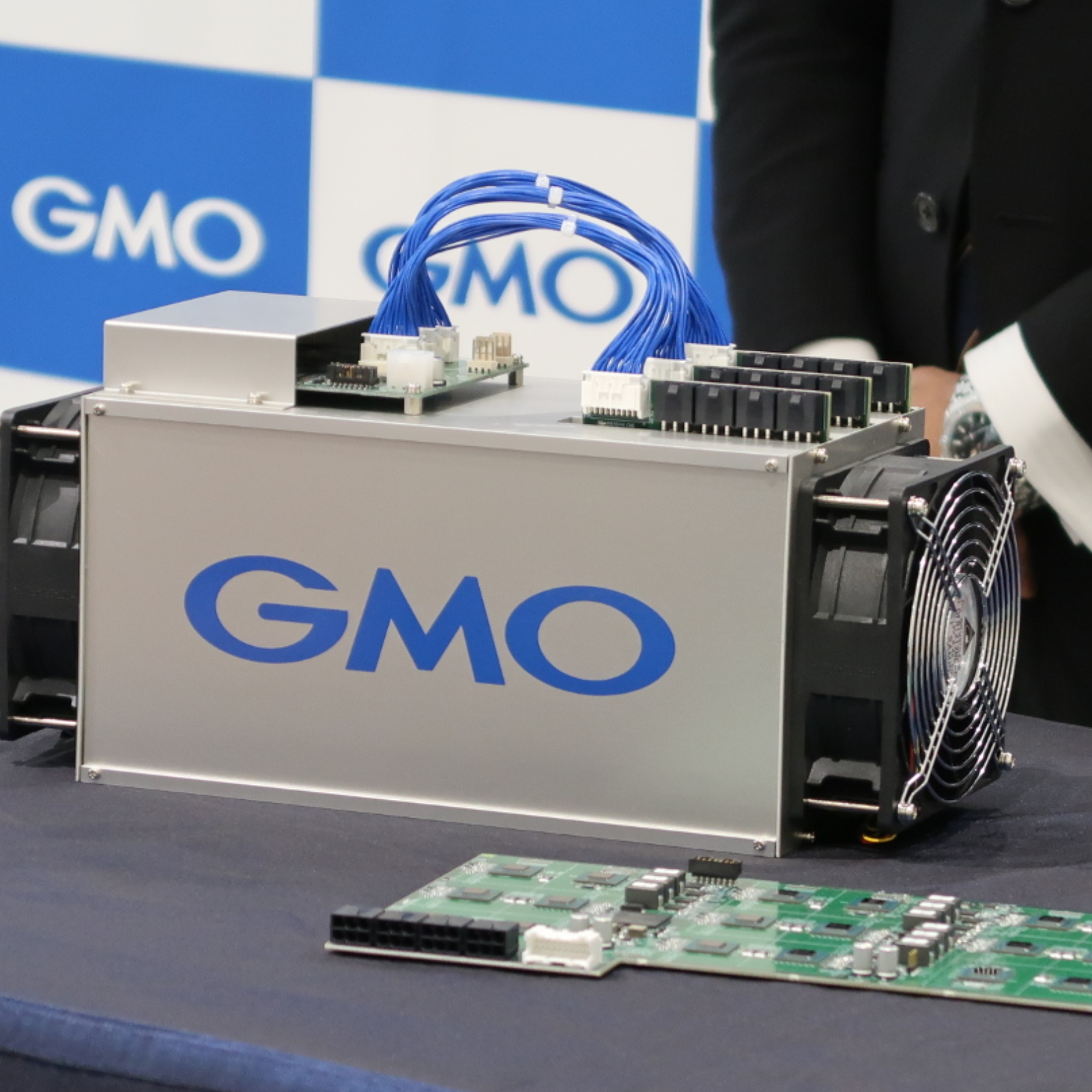 Japan’s GMO Unveils Specs and Price of 7nm Bitcoin Mining Rigs – On Sale Tomorrow