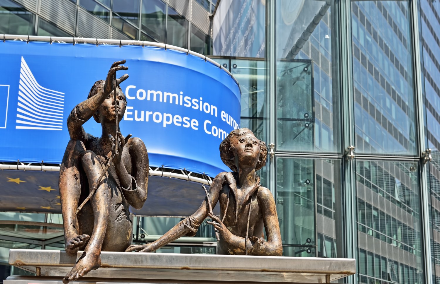 Major Banks Sign Up for New EU Commission Blockchain App Association